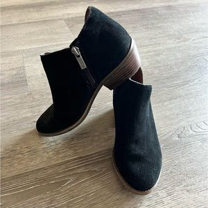 Lucky Brand Fanky low ankle suede black boots with side zip size 6.5